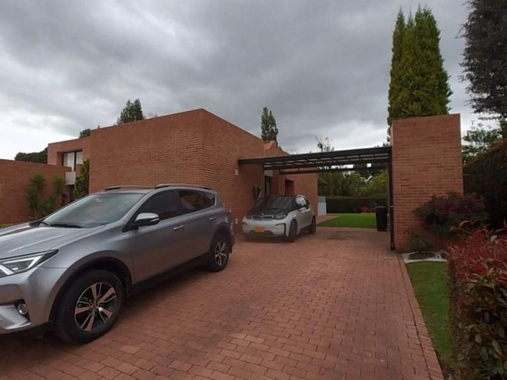 Casa de 4 alcobas en venta en Casa Blanca, Bogotá, 360 m² · foto 2 de 20