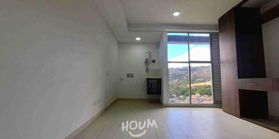 [ARR] ID HOUM: 135165

Entérate de todos los beneficios al arrendar con nosotros:
    • Asistencia e intermediación con el propietario
    • Firma tu contrato online
    • Arrienda sin burocracia, sin papeleos ni notarías

Departamento en arriendo, ubicado en el barrio San Juan Bosco, La Uribe, con una superficie construida de 24.50 m² y superficie total de 24.50  m². 
Ubicado en un piso 27, no dejes pasar esta gran iluminación y vista!
Sus principales características son:

    • No amoblado
    • 1 dormitorio
    • 1 baño
    • Admite mascotas
    • Año de construcción: 2024
    • Bodega
            
Además, el inmueble cuenta con las siguientes amenidades:

    • Salón de eventos
    • Vigilancia 24 hrs
    • Ascensor

Si arriendas con nosotros, te brindamos asesoría personalizada durante todo el proceso.

Requisitos para arrendar con nosotros:

    • Arrienda sin codeudor*, fácil, rápido y seguro
    • Demuestra un ingreso mensual neto de al menos 2.5 veces el valor del arriendo (los ingresos mensuales se pueden complementar por las personas que vivirán en este inmueble)
    • Completa tu información básica y mándanos tus extractos bancarios o documentos que demuestren tus ingresos
    • No debes tener reportes negativos en centrales de crédito
        

IMPORTANTE:

    • Te invitamos a agendar una visita a esta propiedad
    • Si tienes alguna duda por favor puedes solicitar más información desde los portales como también contactarte directamente con nosotros
    
Más que una inmobiliaria, somos Houm.
*Aplican T&C