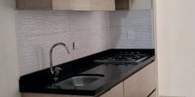 COD 6936
Apartamento en Robledo Pilarica, consta de 114M2, 3 alcobas, 3 baños, 3 closet, parqueadero sencillo, cuarto útil, citófono, supermercados cercanos, transporte publico cercano