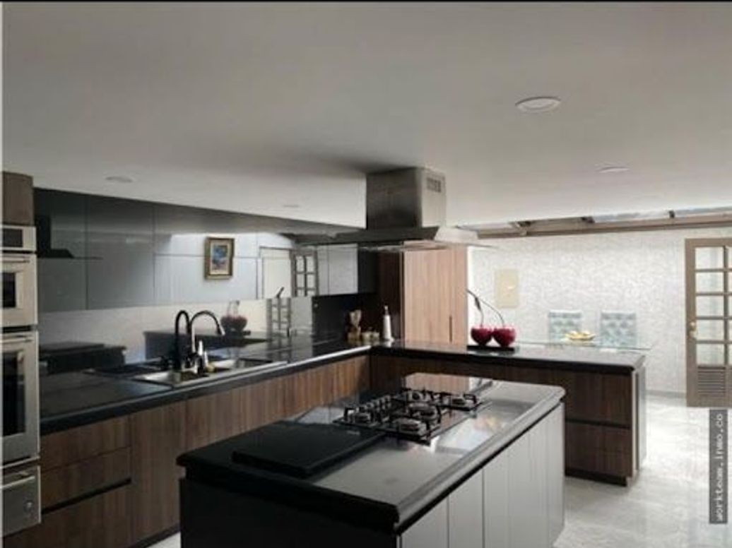 Casa de 4 alcobas en venta en Niza Suba, Bogotá, 394 m² · foto 3 de 8