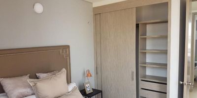 C.R.SOL DE LA LLANURA, CONDOMINIO NUEVO, SE CEDE PROMESA DE COMPRAVENTA, BIPLANTAS, COMPLETAMENTE TERMINADA CON TODOS LOS ACABADOS, MODERNA, ILUMINADA, BIPLANTAS.  DISTRIBUCION: PISO 1: SALACOMEDOR, BAÑO SOCIAL, ZONA DE OFICIOS, PATIO MATAS, PATIO, DOBLE PARQUEO EN LINEA.  PISO 2: TRES (3) ALCOBAS, PRINCIPAL CON BAÑO, DOBLE CLOSET, PUNTO DE AIRE ACONDICIONADO, EL CONDOMINIO TIENE SENDEROS PEATONALES, ZONAS ZONAS VERDES.