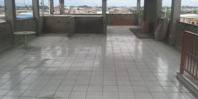 SAN LUIS - EDIFICIO, CINCO PISOS, VENTA DE TERCER, CUARTO Y TERRAZA, CADA PISO TIENE DOS APARTAMENTOS, LOS CUALES CONSTAN DE: dos(2) alcobas con closets en madera, sala comedor, 1 baño, cocina semi integral con gabinetes superiores e inferiores, zona de oficios, instalación lavadora, rentabilidad de $1.400.000 por alquiler de los apartamentos, facilidad de transporte. www.multigestion.co- - cod- 1070