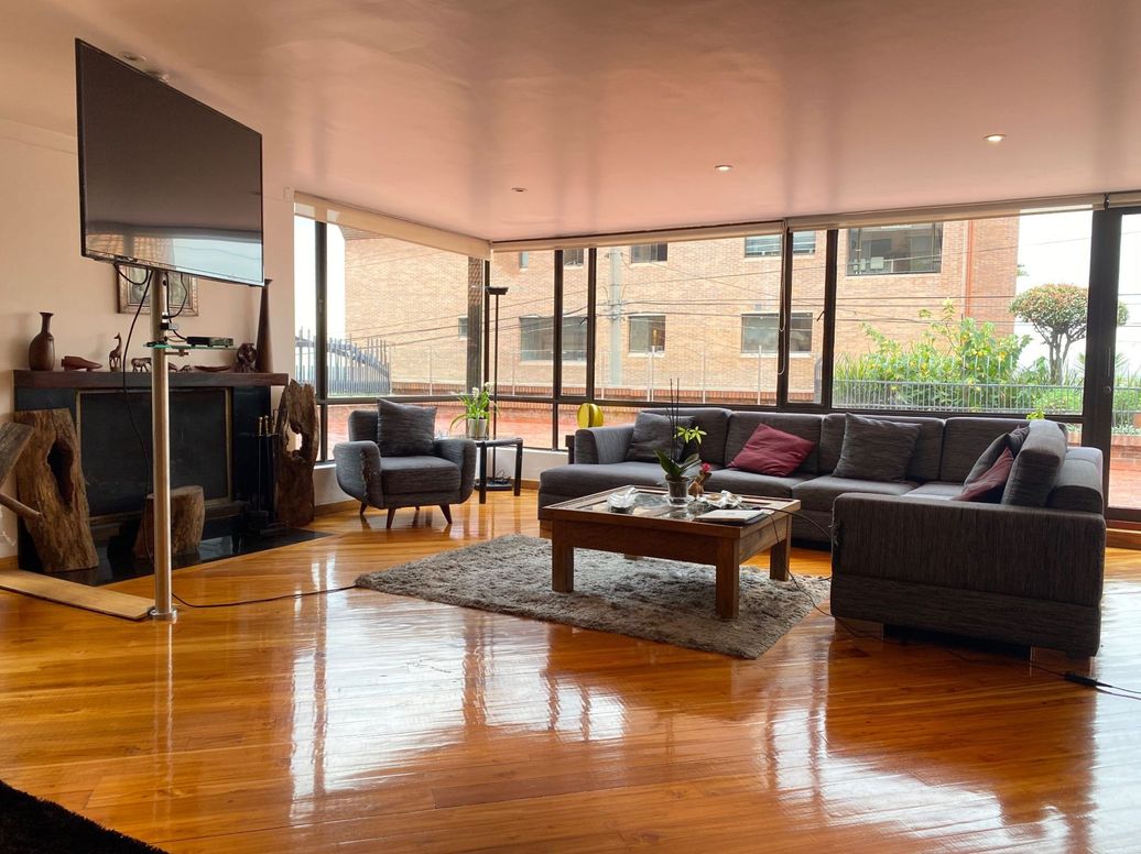 Apartamento de 3 alcobas en venta en El Refugio, Bogotá, 490 m² · foto 12 de 20
