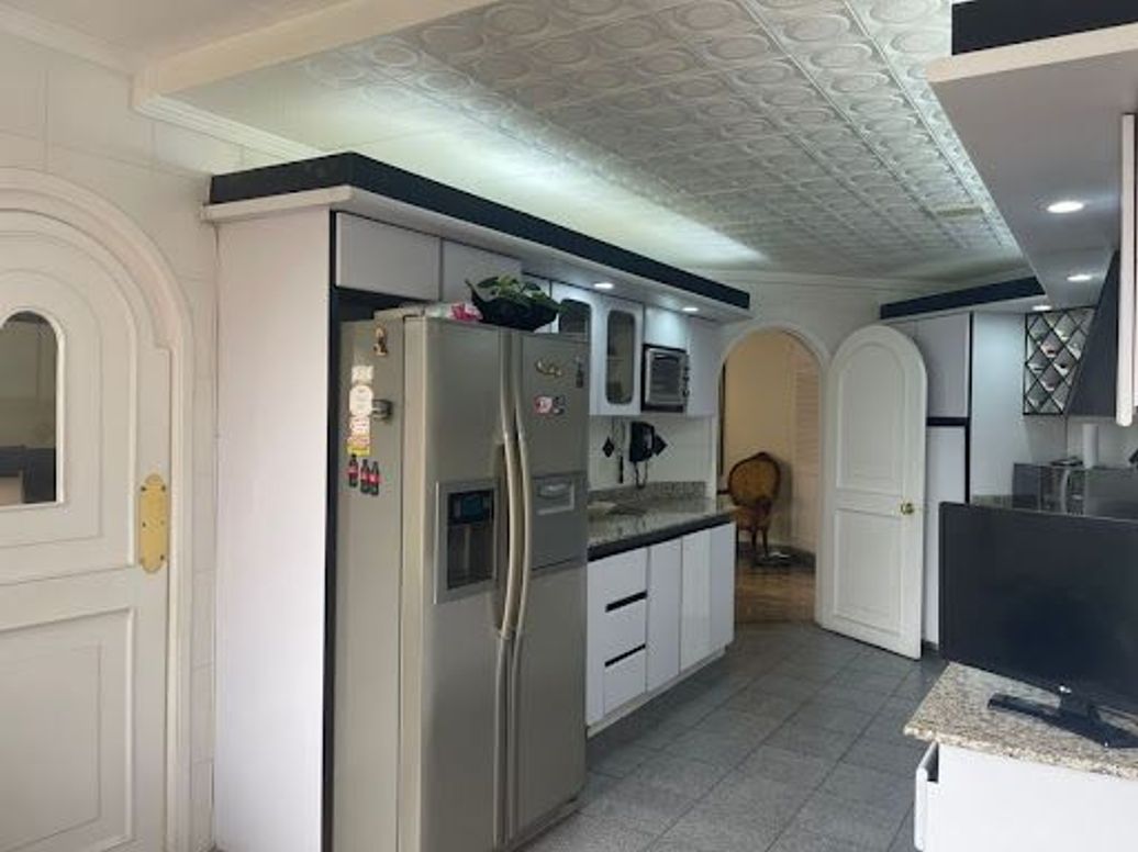 Apartamento de 3 alcobas en venta en Santa Barbara Alta, Bogotá, 252 m² · foto 15 de 20