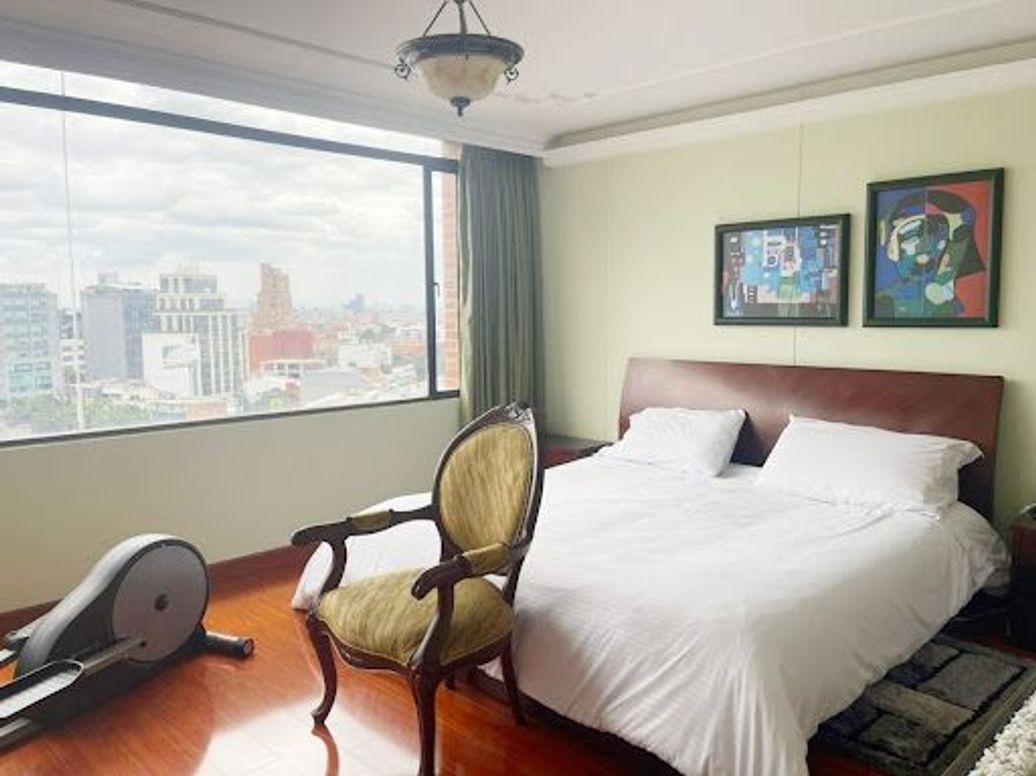 Apartamento de 3 alcobas en venta en Santa Barbara Alta, Bogotá, 252 m² · foto 11 de 20