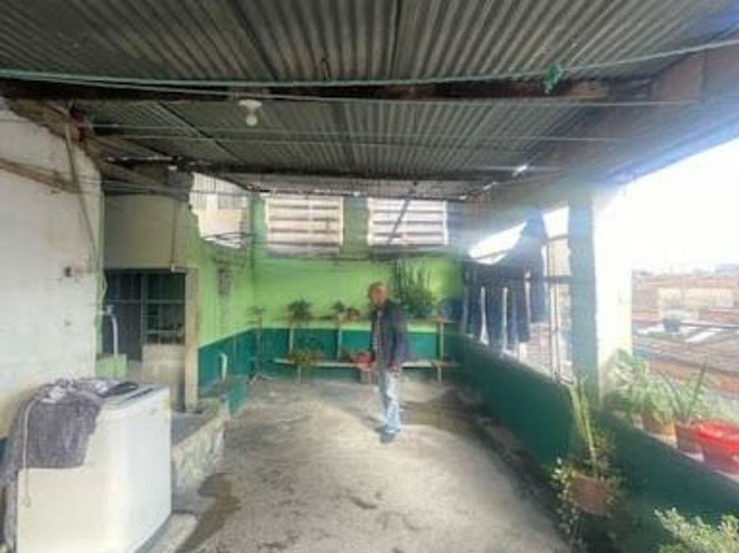 Casa de 14 alcobas en venta en La Giralda, Bogotá, 350 m² · foto 9 de 20