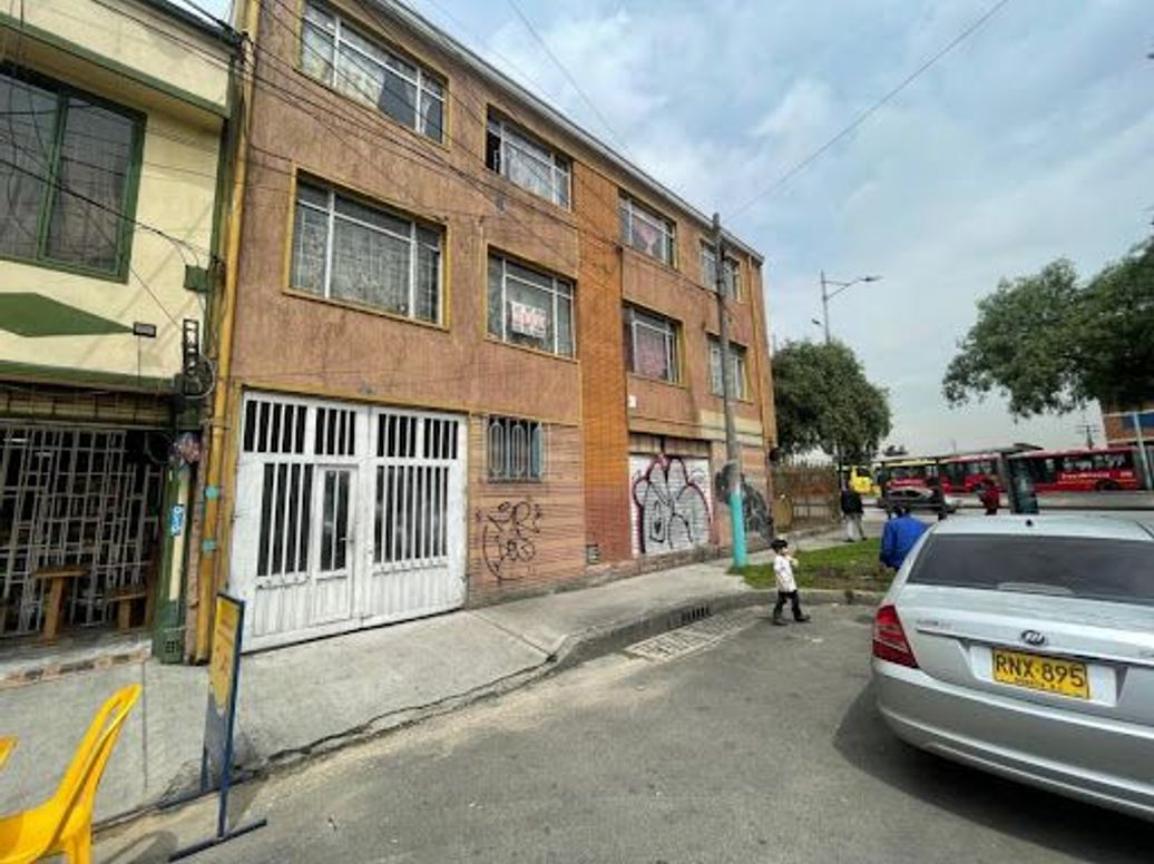 Casa de 10 alcobas en venta en Santa Isabel, Bogotá, 460 m² · foto 19 de 19