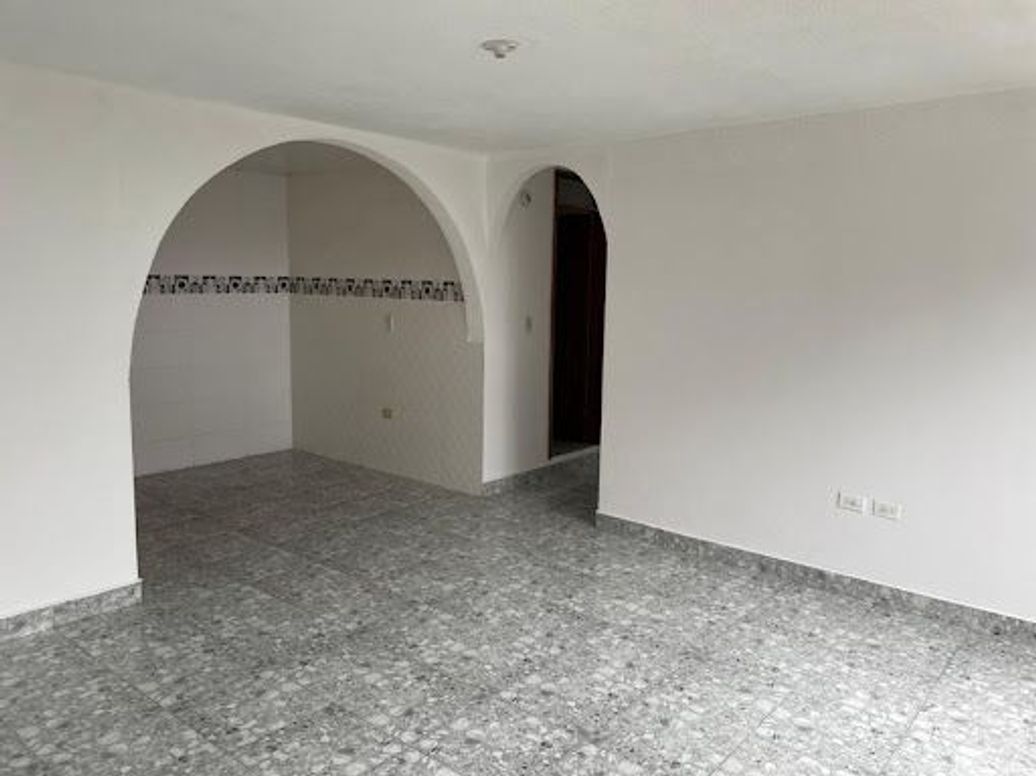 Casa de 6 alcobas en venta en Villa Amalia, Bogotá, 224 m² · foto 13 de 20