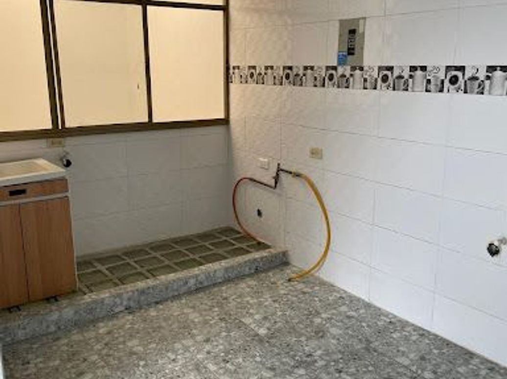 Casa de 6 alcobas en venta en Villa Amalia, Bogotá, 224 m² · foto 12 de 20