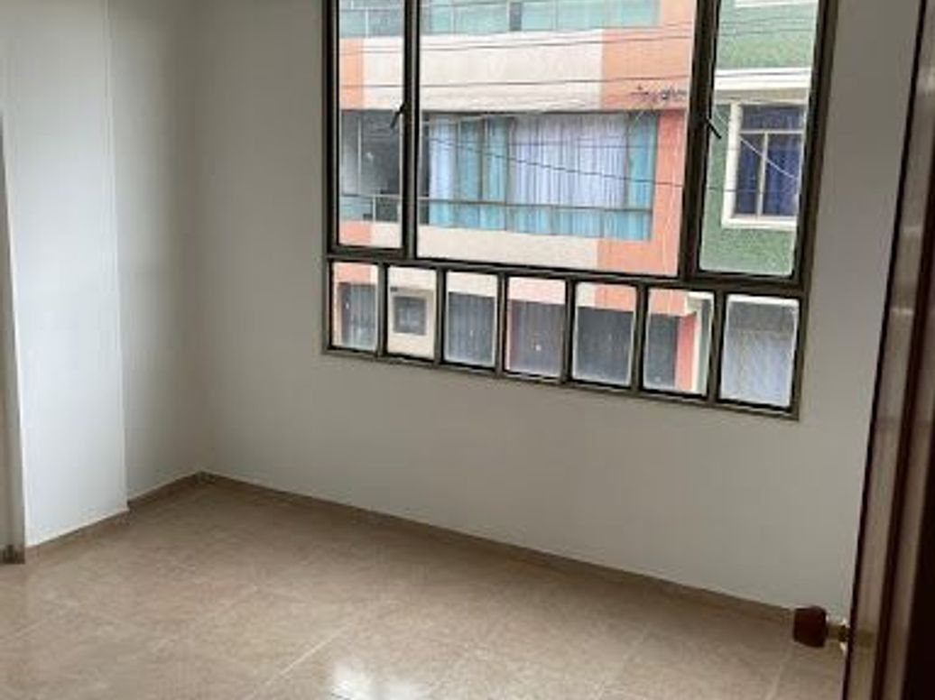 Casa de 6 alcobas en venta en Villa Amalia, Bogotá, 224 m² · foto 15 de 20