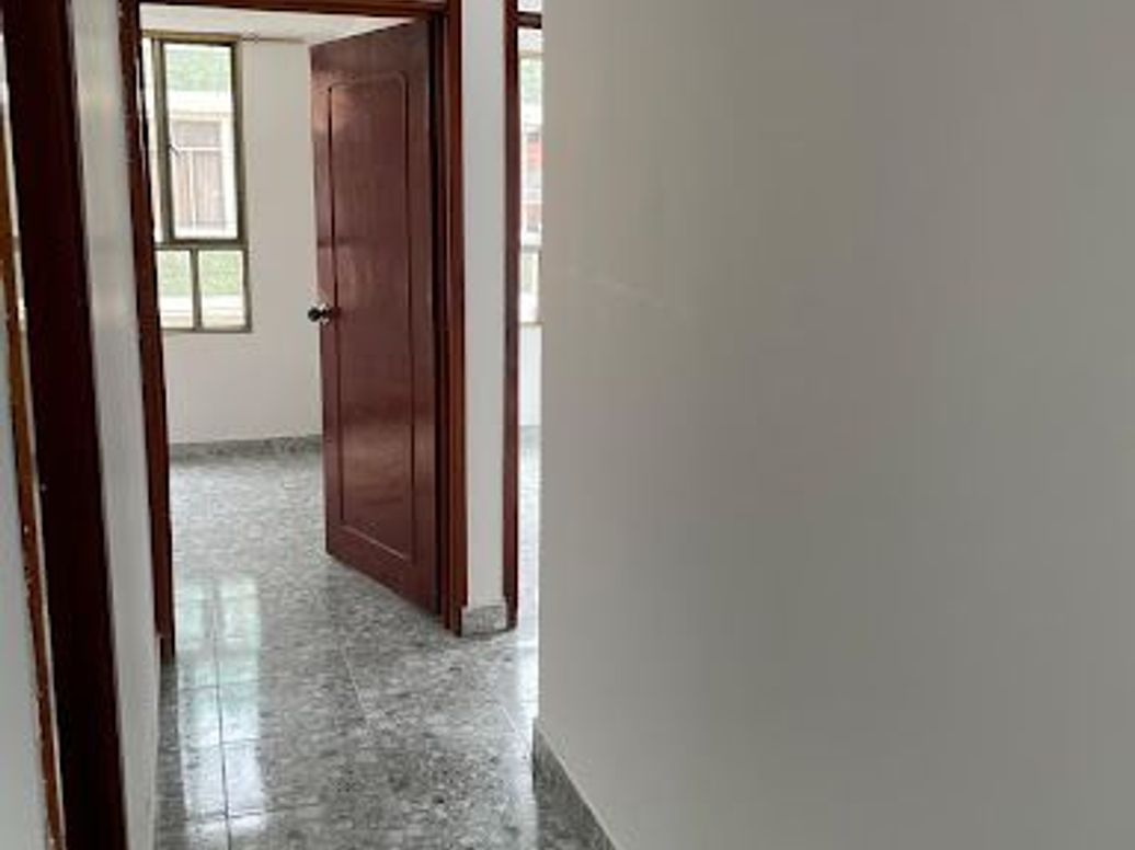 Casa de 6 alcobas en venta en Villa Amalia, Bogotá, 224 m² · foto 11 de 20