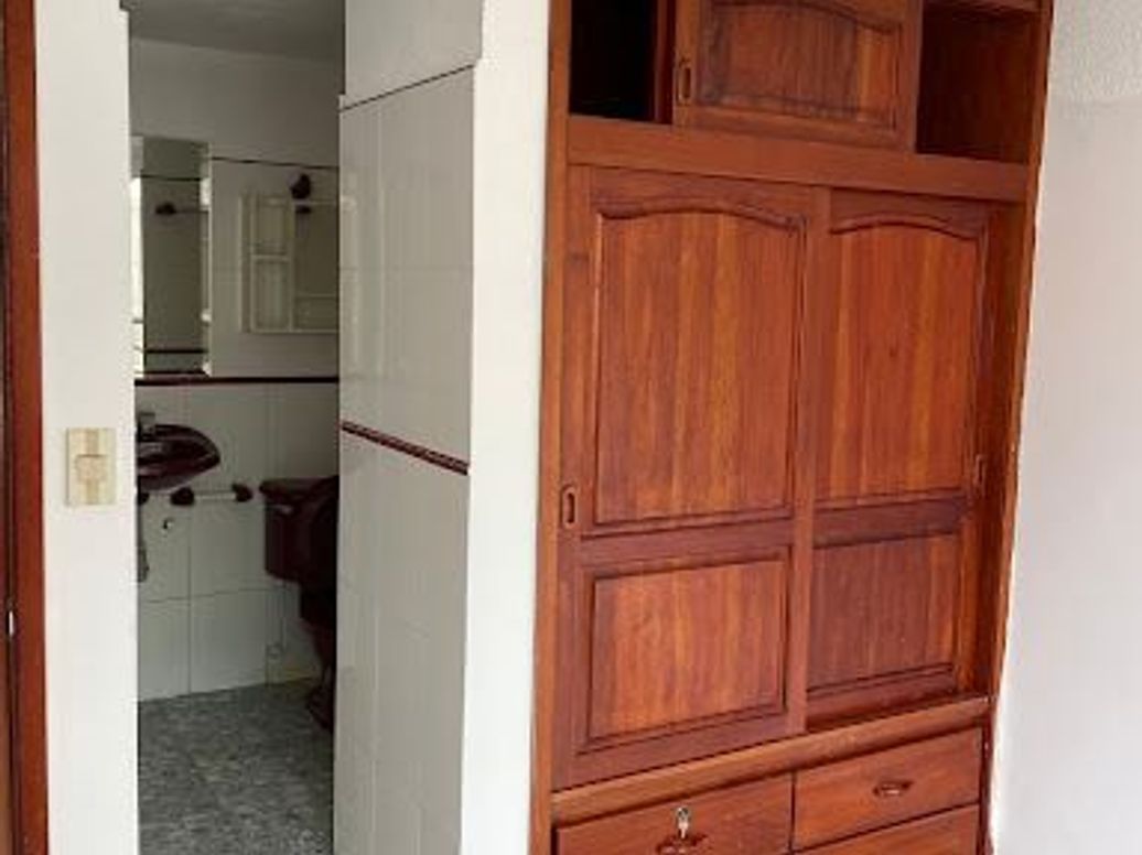 Casa de 6 alcobas en venta en Villa Amalia, Bogotá, 224 m² · foto 4 de 20