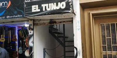 Oficina Local con ingreso independiente en segundo piso, sobre la calle 23 y la carrera novena, en zona apetecible a su amplio crecimiento comercial de electrónica en general