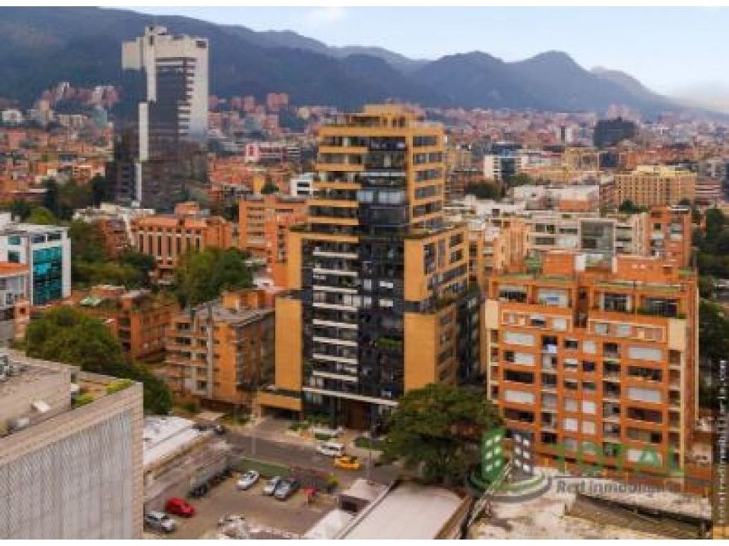 Apartamento de 4 alcobas en venta en Chico, Bogotá, 291 m² · foto 2 de 6