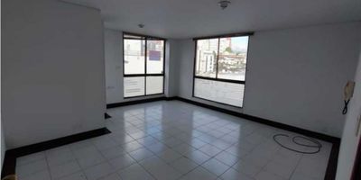 BRANDO & CIA te ofrece para la venta Oficina de 22 metros cuadrados con un baño y pisos en cerámica, portería y recepción,con una excelente ubicación sobre toda la Av paralela y a una cuadra de la Av Santander, sector tranquilo y seguro, cerca a rutas de transporte público, el valor de la administración incluye el pago de la persona de recepción.

CONTÁCTANOS!