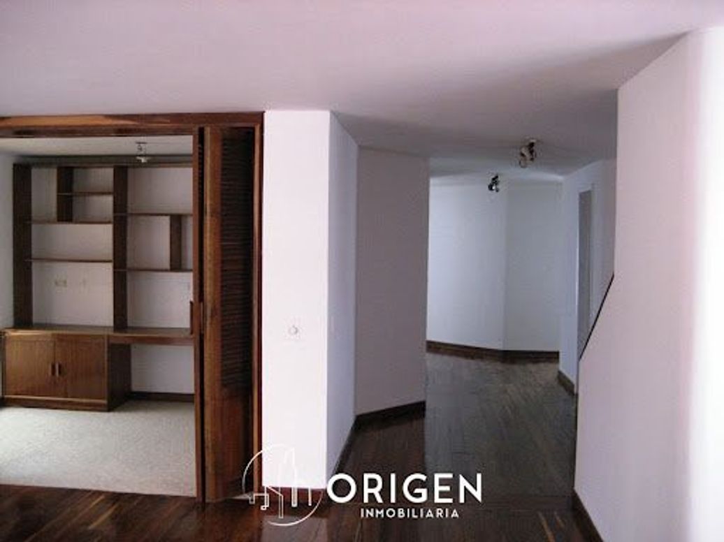 Casa de 5 alcobas en arriendo en Santa Barbara Occidental, Bogotá, 370 m² · foto 8 de 20