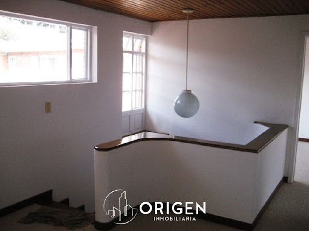 Casa de 5 alcobas en arriendo en Santa Barbara Occidental, Bogotá, 370 m² · foto 13 de 20