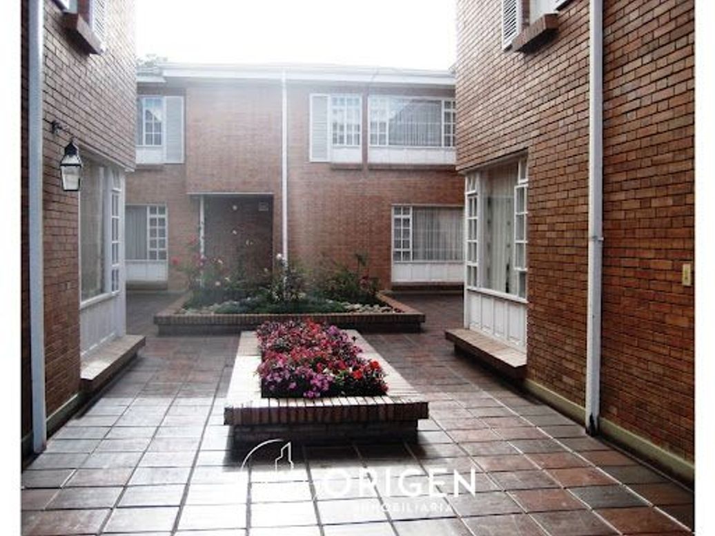 Casa de 5 alcobas en arriendo en Santa Barbara Occidental, Bogotá, 370 m² · foto 3 de 20