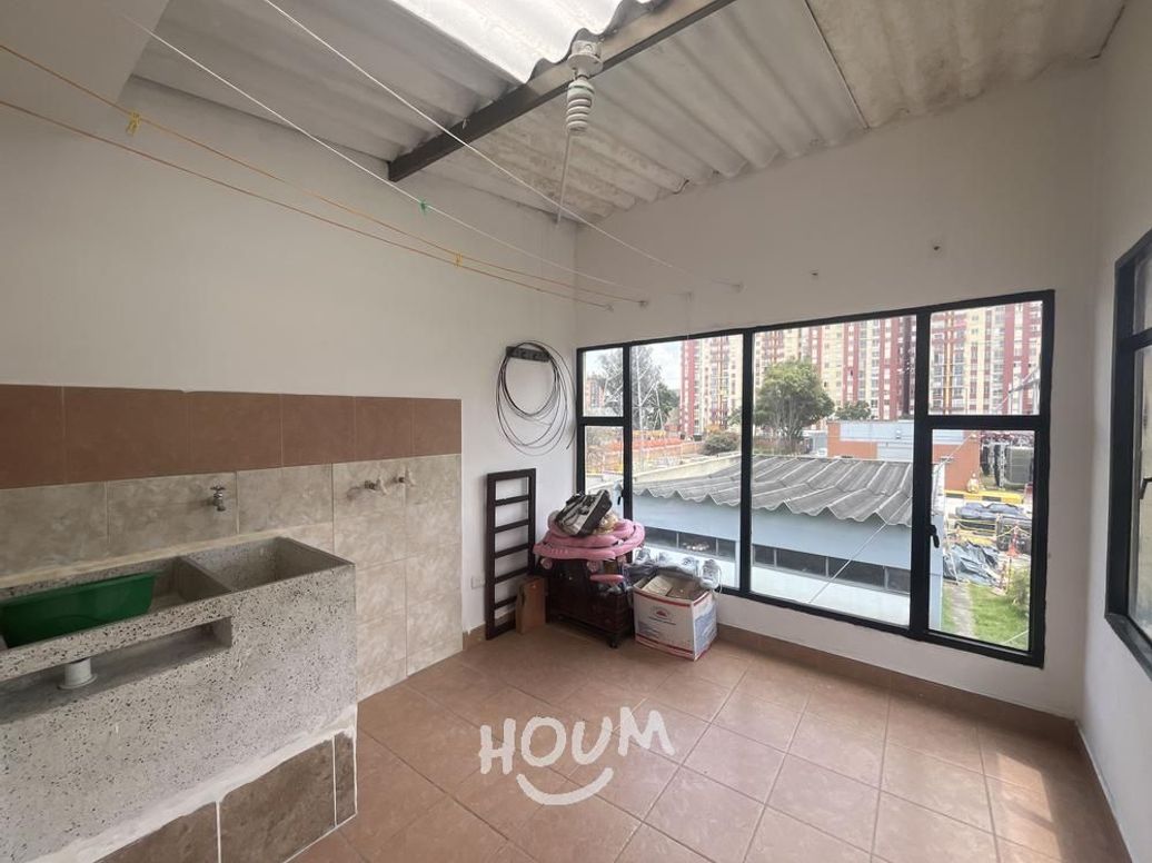 Casa de 6 alcobas en venta en Jorge Cortes, Bogotá, 112 m² · foto 2 de 20
