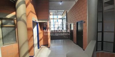 Descubre este majestuoso edificio con 23 espacios y 16 baños, ubicado en una ubicación privilegiada. Con una extensión de 1664 metros cuadrados, este inmueble ofrece un sinfín de posibilidades para tu negocio. Sus amplios espacios y diseño moderno lo convierten en la elección perfecta para aquellos que buscan un lugar único y exclusivo. ¡No pierdas la oportunidad de hacer de este edificio el hogar de tus sueños!