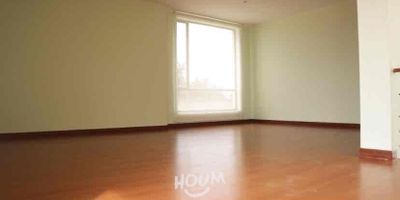 [VEN] ID HOUM: 140751

En Houm te ayudamos de forma fácil y segura. Los beneficios de comprar con nosotros:
    • Te ayudamos a conseguir financiamiento a través de una asesoría personalizada
    • Mediación y seguimiento de todo el proceso
    • Ponemos a tu disposición profesionales en notariado, registro y asesoría jurídica
¡Solo te preocupas de las firmas!

Casa en venta, ubicada en el barrio Fontanar Del Río, con una superficie construida de 401.90 m² y superficie total de 401.90 m². 

Sus principales características son:

    • 4 dormitorios
    • 5 baños
    • Admite mascotas
    • 4 parqueaderos
    • Año de construcción: 2017
    • Cuarto de lavado
    • Bodega
            
Si compras con nosotros, te brindamos asesoría personalizada durante todo el proceso.
        
Más que una corredora, somos Houm.
*Aplican T&C