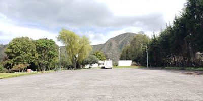 Lote Sobre Vía Principal vía a cota, Area 20.000 metros, USOS MIXTOS, Ideal Bodegas, Comercial, Bodegas Con un frente de 80 Metros por Fondo de 235 Metros, Amplia zona de parqueo,