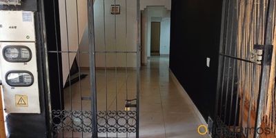 Local en arriendo en Envigado, una gran oportunidad para tu negocio, cuenta con 70 mts, 2 baños, cocina integral, red de gas, patio donde podrás tener mas espacio, una zona exterior donde puedes ubicar mesas para comodidad de los clientes. Ubicado en una zona muy comercial y residencial, zona tranquila donde podrás desarrollar tu negocio.