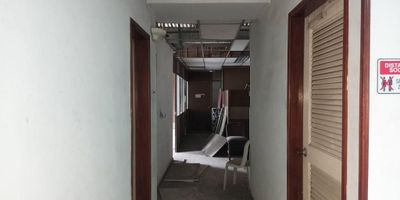 Arriendo bodegas( 2) muy amplias con mezanine para oficinas, en el mejor  sector  industrial de Cali, con buenas vías de accesos, frente de las bodegas hay un retorno permitiendo así su llegada tanto del norte como del sur,  con bahía de desembarque para camiones, o tractomulas, parqueadero exterior para visitantes.