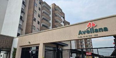 excelente apto en venta , en hermosa unidad residencial , con buena ubicación y vista a la ciudad, la unidad cuenta con piscina , salón social, juegos para niños, turco, gimnasia, apto en 4 piso con ascensor , dos habitaciones con closets y vestir y baño privado en la principal , balcón , sala comedor , con espacio de estudio , baño de alcobas, baño social, cocina semi integral . deposito, parqueadero cubierto privado