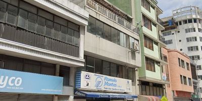 excelente oportunidad de bodega comercial en centro de la ciudad , a pocas cuadras de la gobernación. bodega  en 4 piso con ascensor de carga , cuenta con tres espacios de trabajo , tres zonas de baños, un espacio adaptable a oficina, con buena ventilación
precio no incluye iva