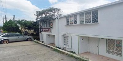 Casa en arriendo, barrio Villa España I. 3 alcobas, 2 baños, área 88.84mts. Código 34444 para mayor información y revisar toda nuestra oferta visita nuestra pagina web: estebanrios.com o comuníquese a nuestro PBX: (607) 635 2877