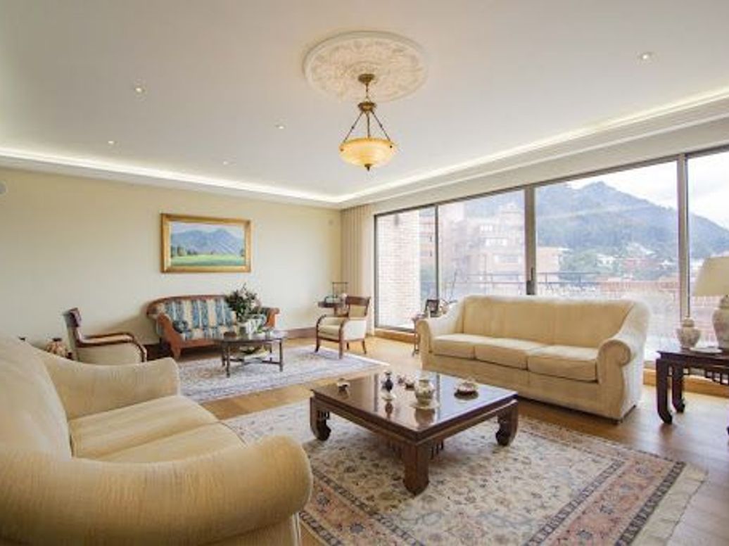 Apartamento de 3 alcobas en venta en Los Rosales, Bogotá, 385 m² · foto 4 de 20