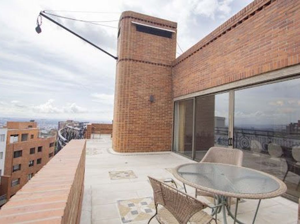 Apartamento de 3 alcobas en venta en Los Rosales, Bogotá, 385 m² · foto 7 de 20