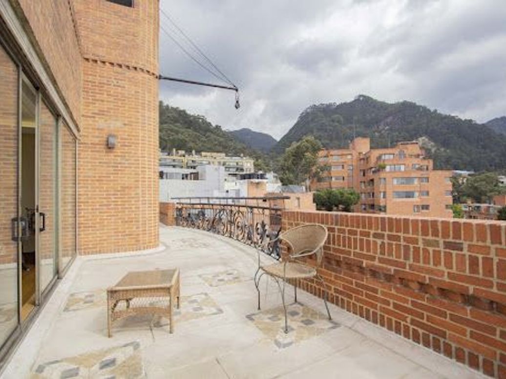 Apartamento de 3 alcobas en venta en Los Rosales, Bogotá, 385 m² · foto 6 de 20