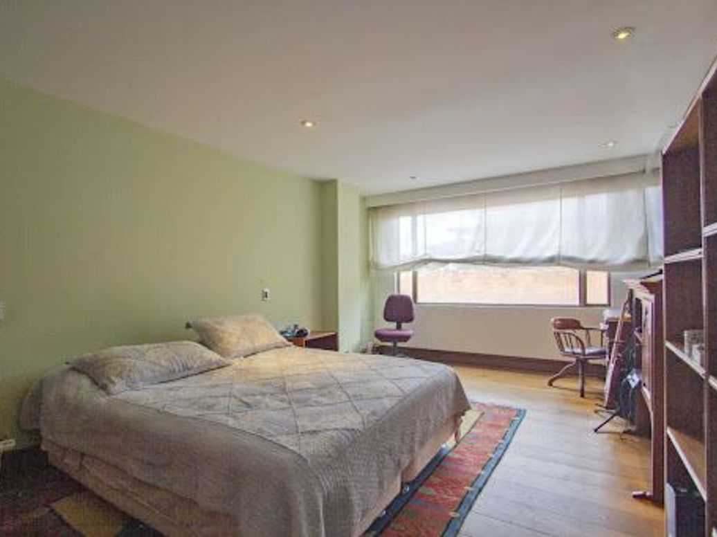 Apartamento de 3 alcobas en venta en Los Rosales, Bogotá, 385 m² · foto 14 de 20