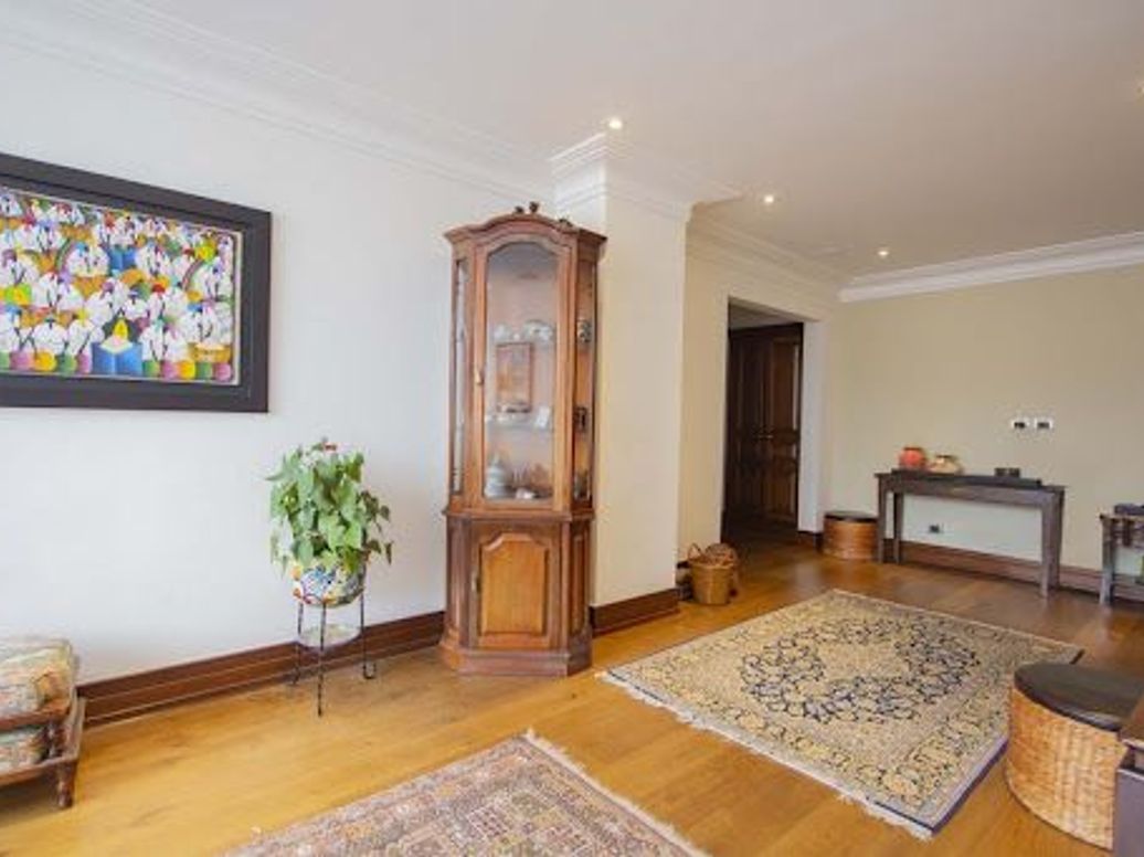 Apartamento de 3 alcobas en venta en Los Rosales, Bogotá, 385 m² · foto 15 de 20
