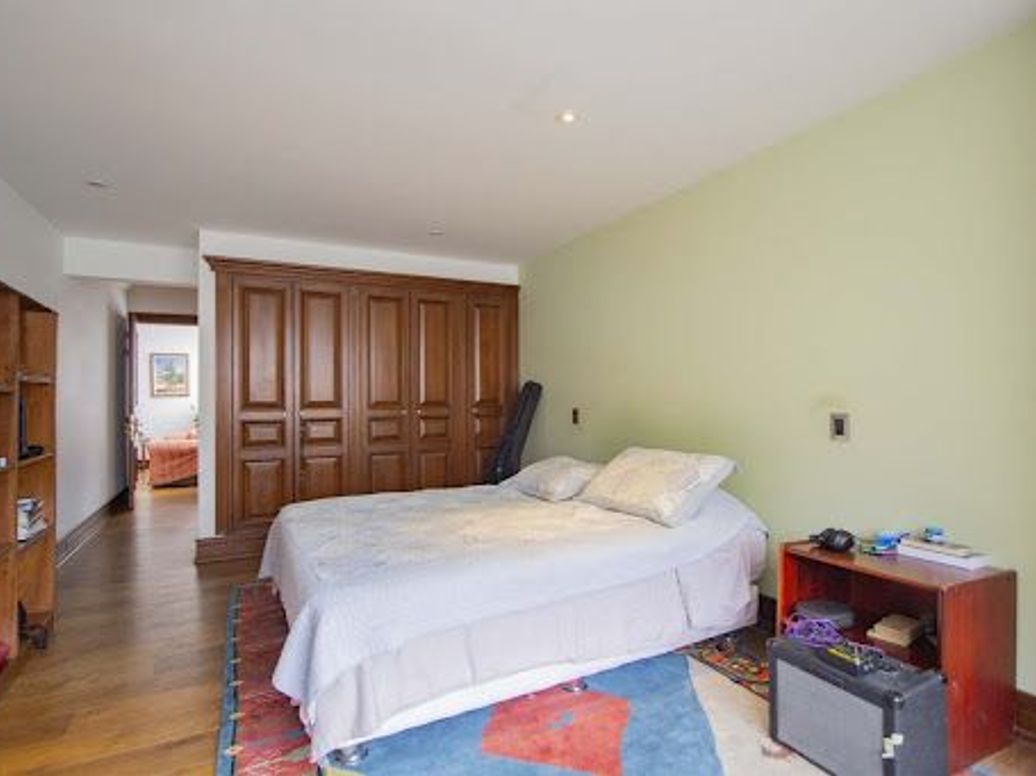 Apartamento de 3 alcobas en venta en Los Rosales, Bogotá, 385 m² · foto 16 de 20