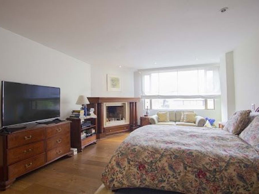 Apartamento de 3 alcobas en venta en Los Rosales, Bogotá, 385 m² · foto 18 de 20