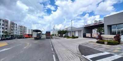 Apartamento en venta, ubicado en zona de desarrollo de la ciudad, sobre la vía Picaleña, en el sector encontramos: Metropolitana, Casa de la moneda, Restaurantes, Panaderías, transitan las siguientes rutas: 19, 6, cómodas vías de acceso. El inmueble se encuentra distribuido así: Sala comedor, dos habitaciones closet, la principal con baño,  estudio, cocina integral, baño social, zona de ropas. El conjunto cuenta con zonas comunes: Piscina, parque infantil, salón social, parque biosaludable, parqueadero comunal, vigilancia las 24 horas. El valor de la administración $106.400.