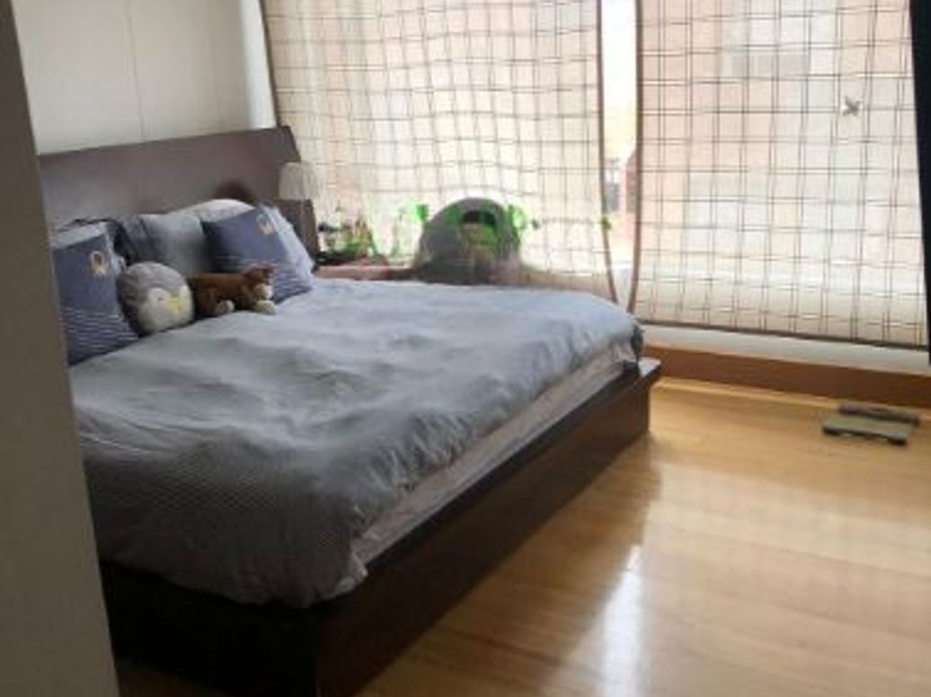 Apartamento de 3 alcobas en venta en Santa Barbara Occidental, Bogotá, 205 m² · foto 6 de 8