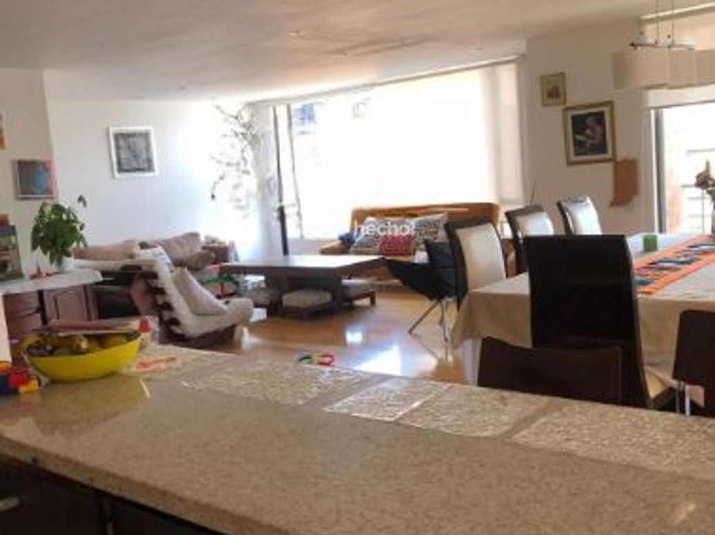 Apartamento de 3 alcobas en venta en Santa Barbara Occidental, Bogotá, 205 m² · foto 3 de 8