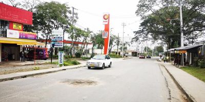 Apartamento en venta, para estrenar, en conjunto cerrado sector del salado, ubicado sobre la avenida Ambala, por el sector encontramos supermercados, restaurantes, plaza de mercado y variedad de comercio, por el sector transitan las siguientes rutas: 15, 11, 31, 82, 48, cómodas vías de acceso. El inmueble esta distribuido así: Sala comedor, tres habitaciones con closet, la principal con baño, cocina integral, zona de ropas, baño, parqueadero cubierto. El conjunto cuenta con zonas comunes: Piscina, parque biosaludable, cancha pimpón, salón social, parque infantil, cancha múltiple, ascensor, vigilancia las 24 horas.