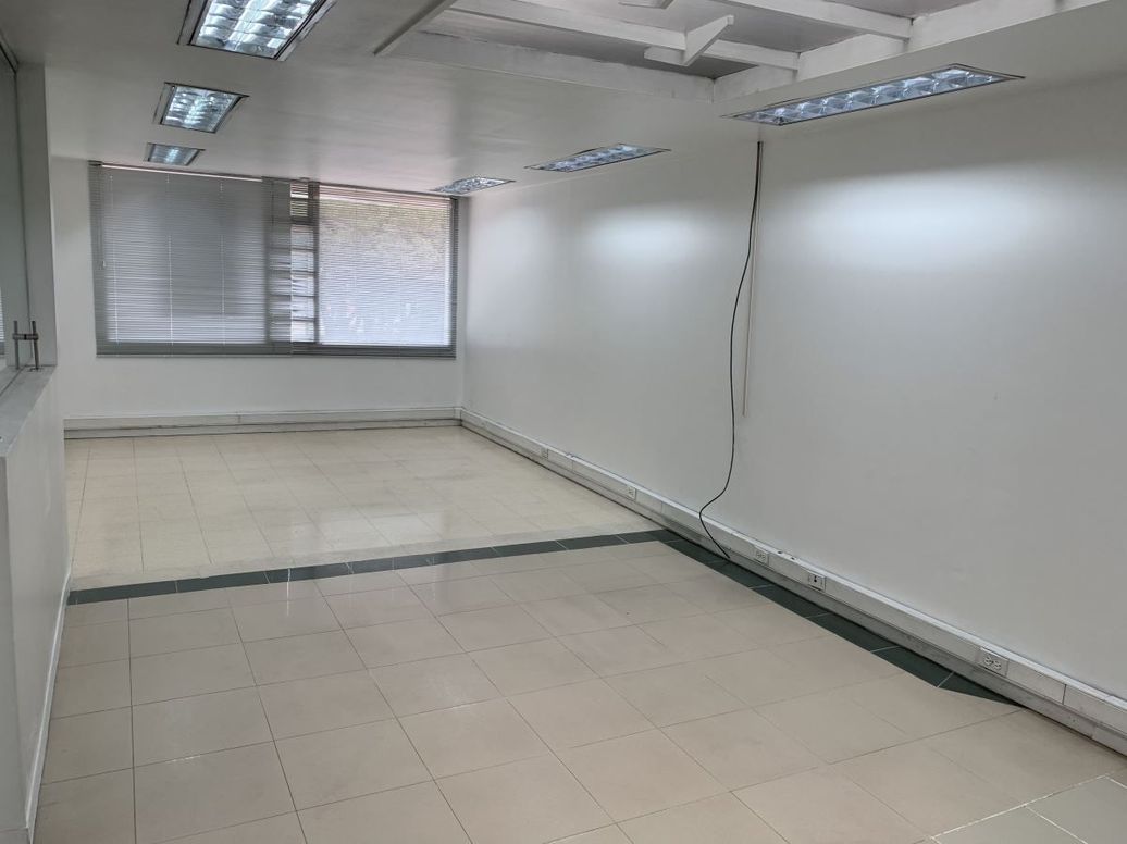 Casa de 7 alcobas en arriendo en Pasadena, Bogotá, 550 m² · foto 9 de 18