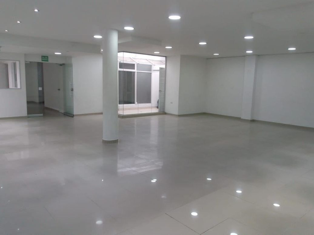 Casa de 7 alcobas en arriendo en Pasadena, Bogotá, 550 m² · foto 7 de 18