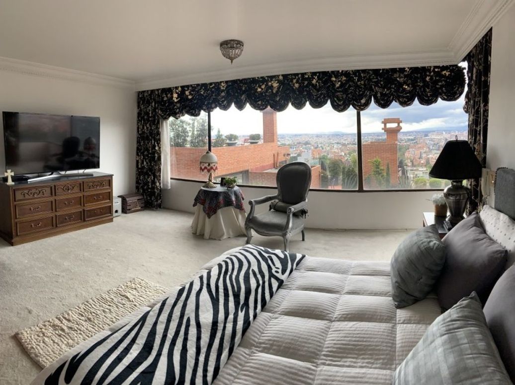 Apartamento de 4 alcobas en venta en El Refugio, Bogotá, 275 m² · foto 10 de 20