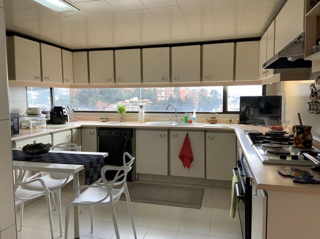 Apartamento de 4 alcobas en venta en El Refugio, Bogotá, 275 m² · foto 6 de 20