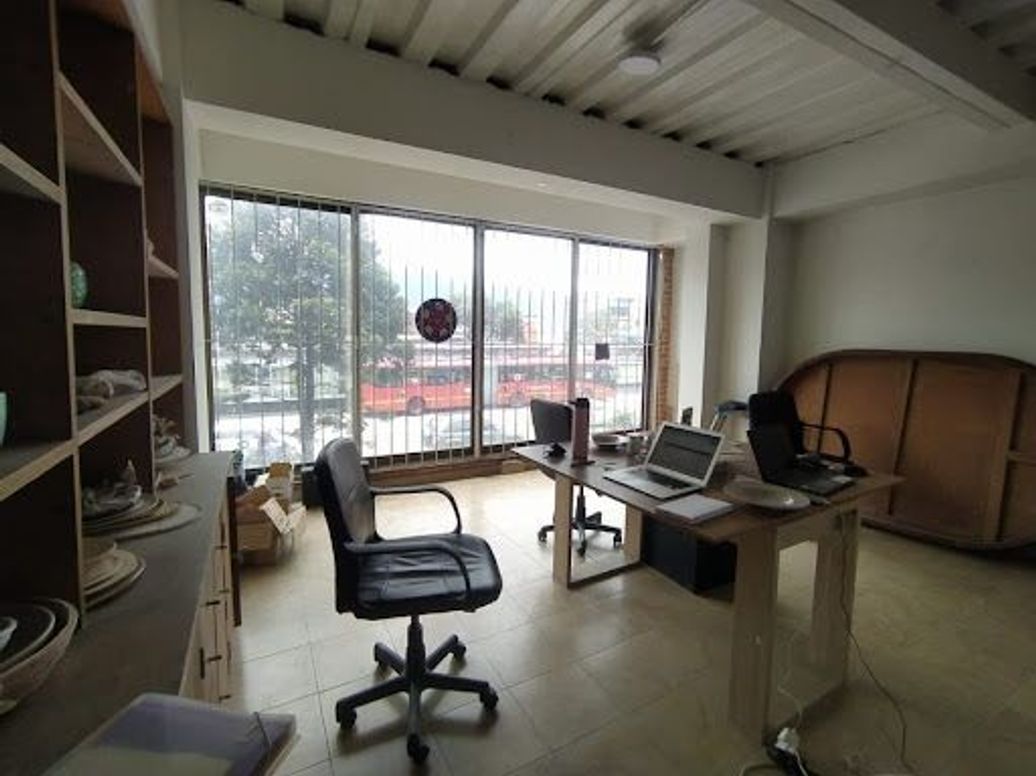 Casa de 4 alcobas en venta en 12 De Octubre, Bogotá, 532 m² · foto 2 de 16