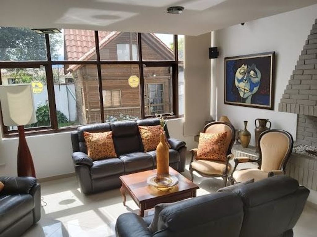 Casa de 4 alcobas en venta en Cerros De Niza, Bogotá, 350 m² · foto 11 de 19