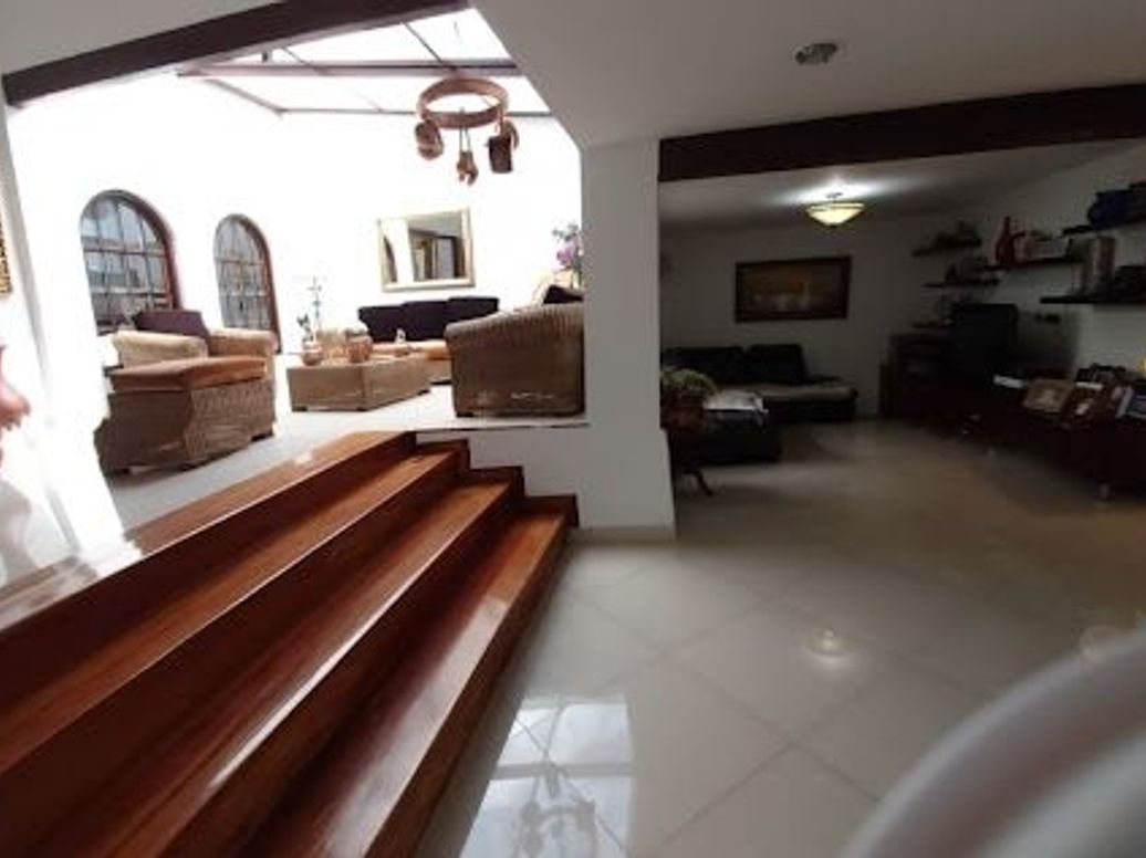 Casa de 4 alcobas en venta en Cerros De Niza, Bogotá, 350 m² · foto 18 de 19