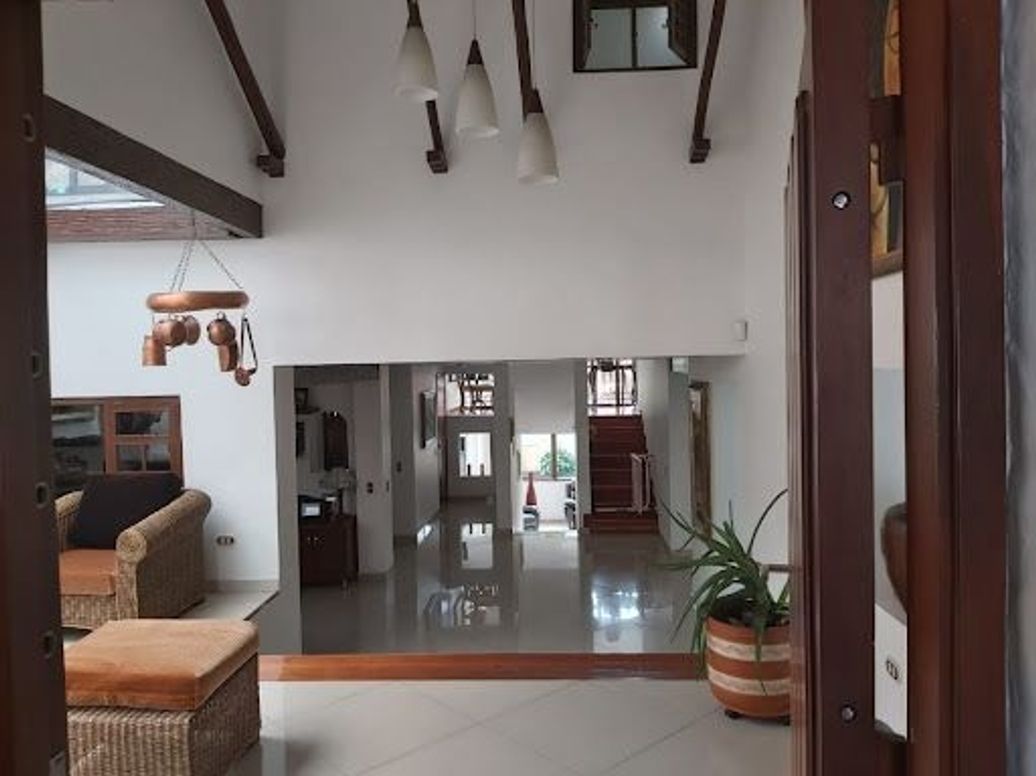 Casa de 4 alcobas en venta en Cerros De Niza, Bogotá, 350 m² · foto 4 de 19